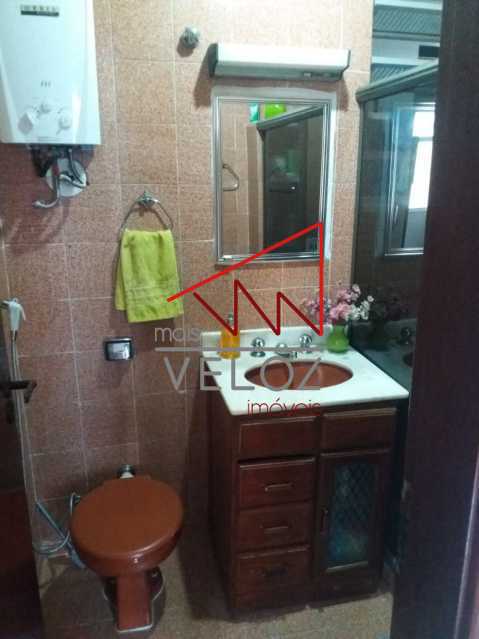 Apartamento à venda com 2 quartos, 75m² - Foto 9