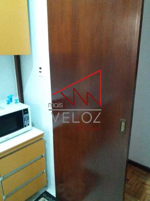 Apartamento à venda com 2 quartos, 75m² - Foto 13