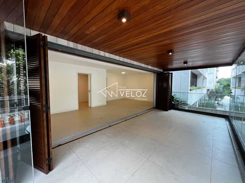 Apartamento à venda com 3 quartos, 179m² - Foto 2