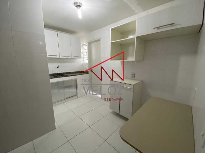 Apartamento à venda com 2 quartos, 75m² - Foto 13