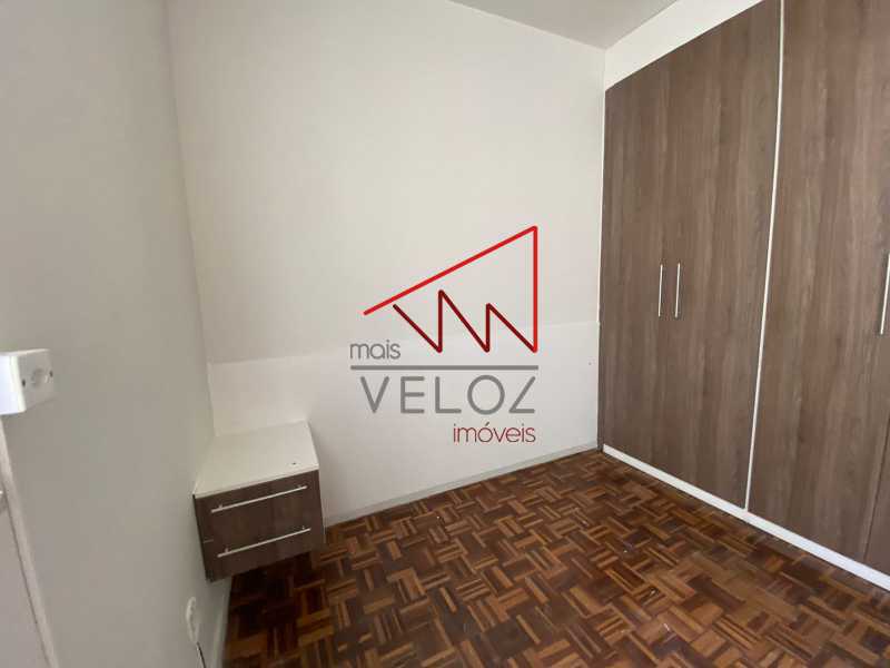 Apartamento à venda com 2 quartos, 75m² - Foto 10