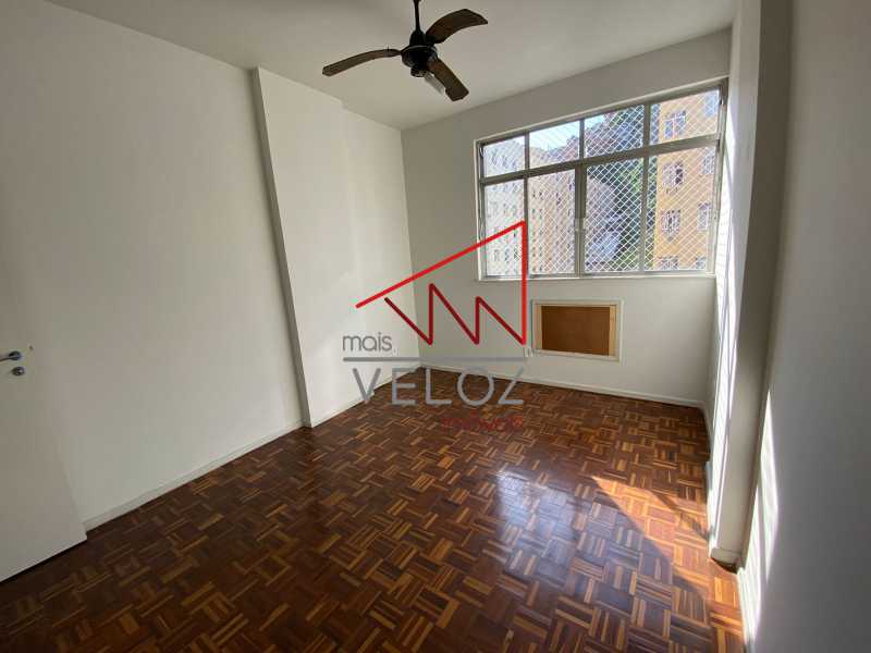 Apartamento à venda com 2 quartos, 75m² - Foto 7