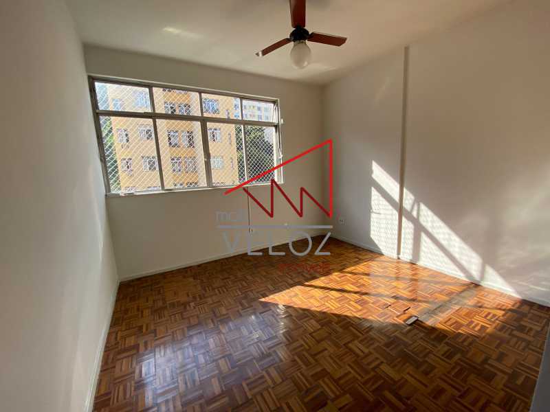 Apartamento à venda com 2 quartos, 75m² - Foto 1