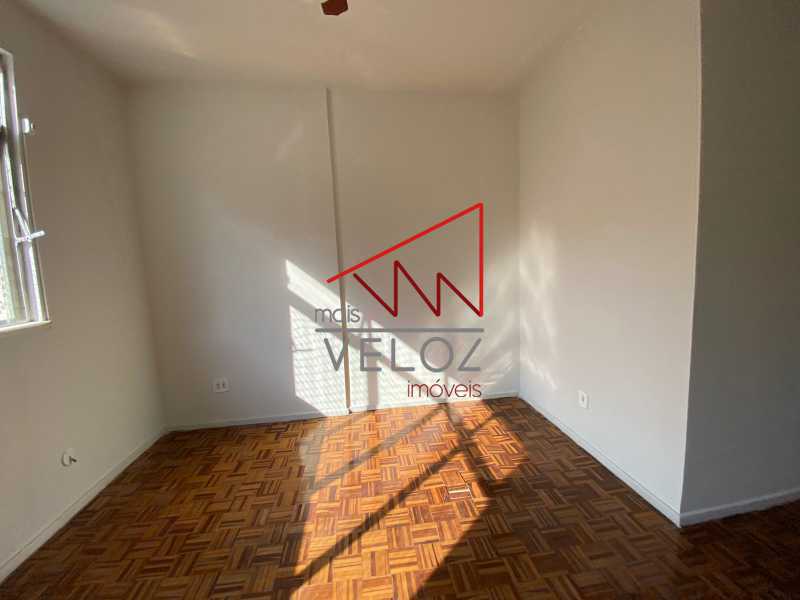 Apartamento à venda com 2 quartos, 75m² - Foto 8