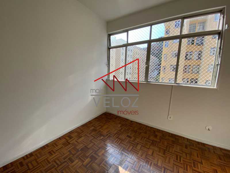 Apartamento à venda com 2 quartos, 75m² - Foto 5