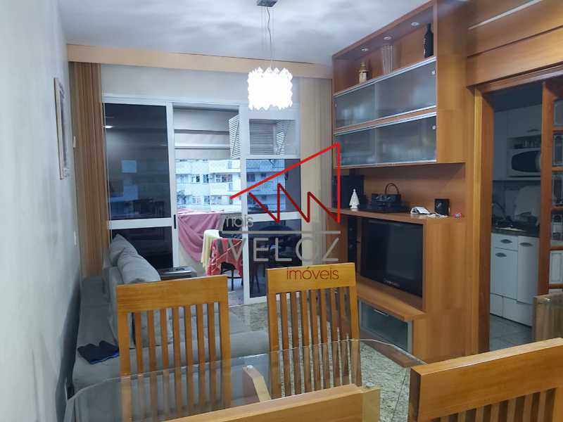 Apartamento à venda com 2 quartos, 64m² - Foto 21