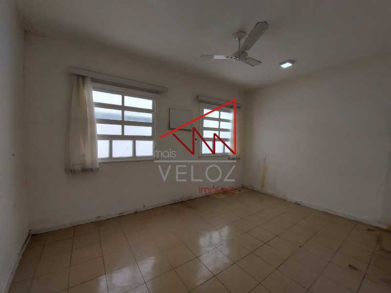 Casa à venda com 20 quartos, 701m² - Foto 25