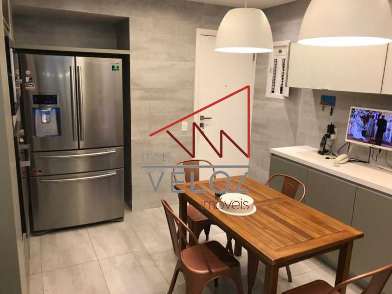 Apartamento à venda com 3 quartos, 180m² - Foto 8