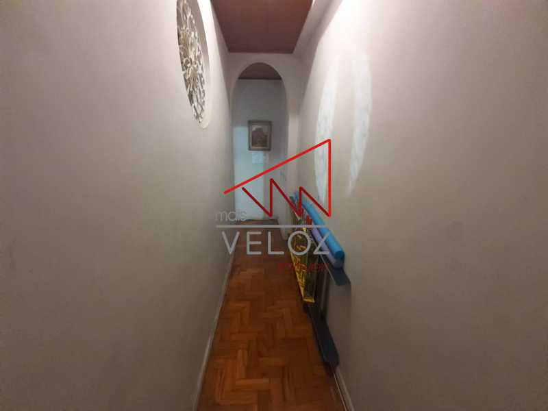 Apartamento à venda com 2 quartos, 70m² - Foto 6