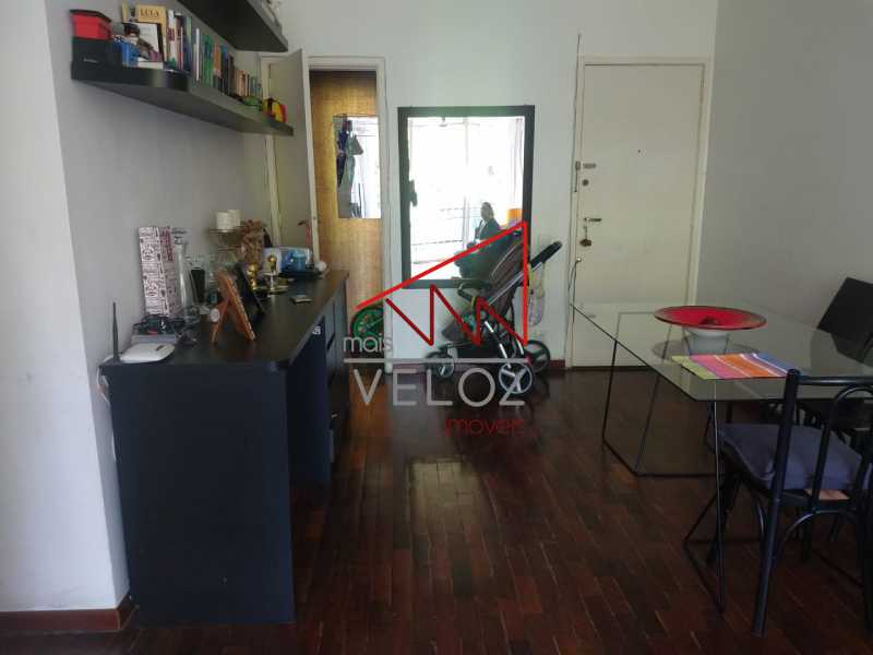 Apartamento à venda com 2 quartos, 100m² - Foto 2