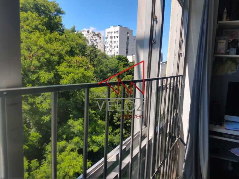 Apartamento à venda com 2 quartos, 100m² - Foto 1