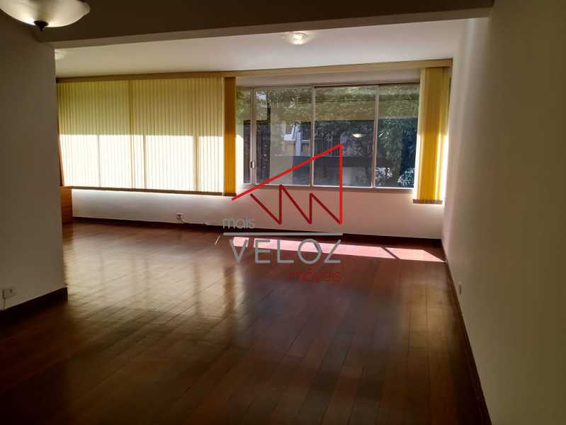 Apartamento à venda com 3 quartos, 134m² - Foto 2