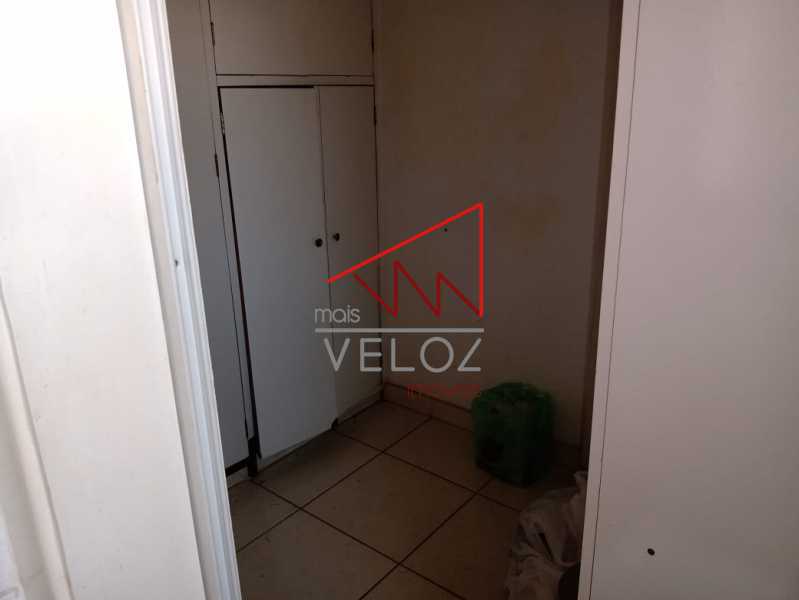 Apartamento à venda com 1 quarto, 64m² - Foto 25