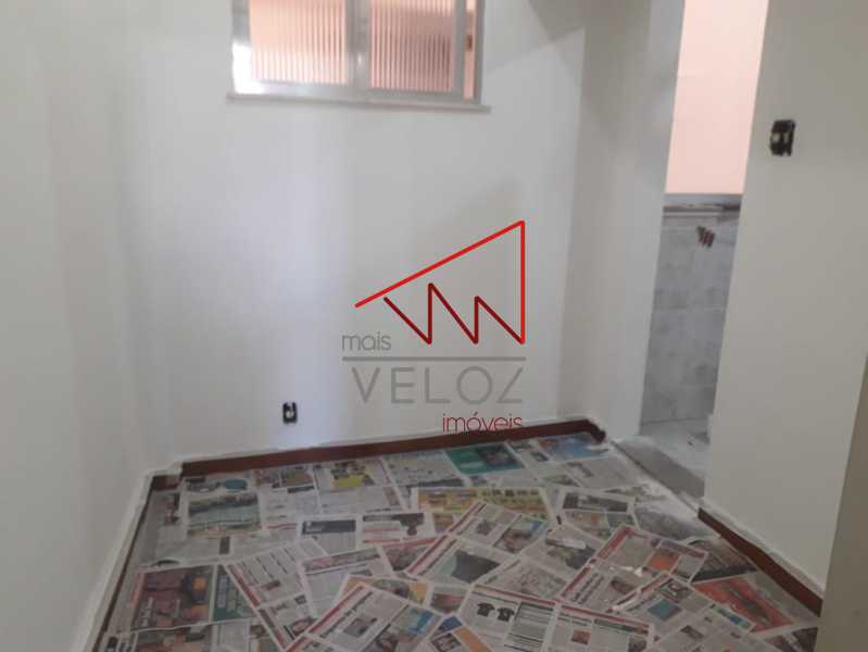 Apartamento à venda com 2 quartos, 75m² - Foto 11