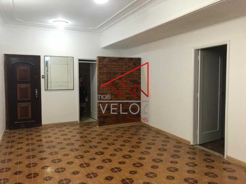 Apartamento à venda com 3 quartos, 101m² - Foto 2