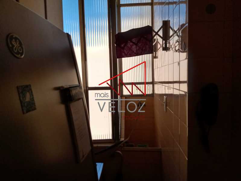 Apartamento à venda com 1 quarto, 40m² - Foto 2