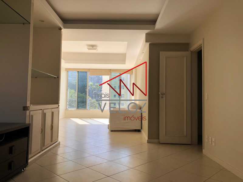 Apartamento à venda com 3 quartos, 160m² - Foto 3