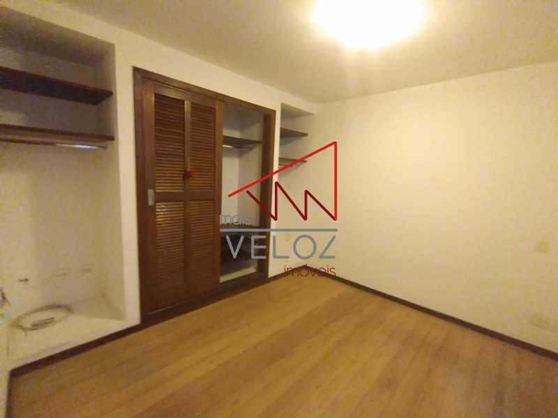 Apartamento à venda com 4 quartos, 200m² - Foto 13