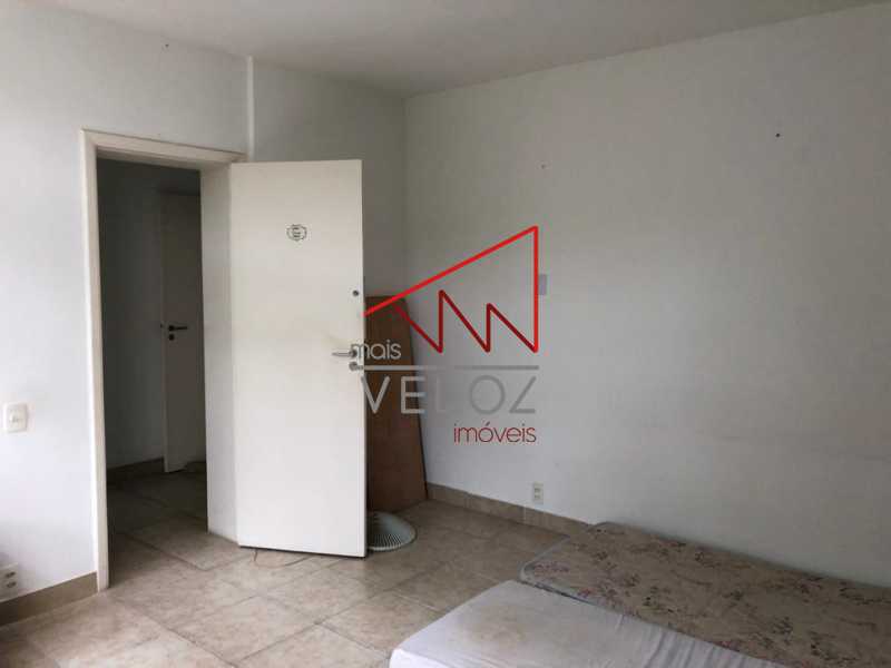 Apartamento à venda com 3 quartos, 210m² - Foto 3