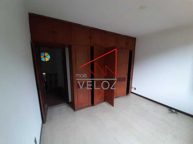 Casa à venda com 3 quartos, 320m² - Foto 8