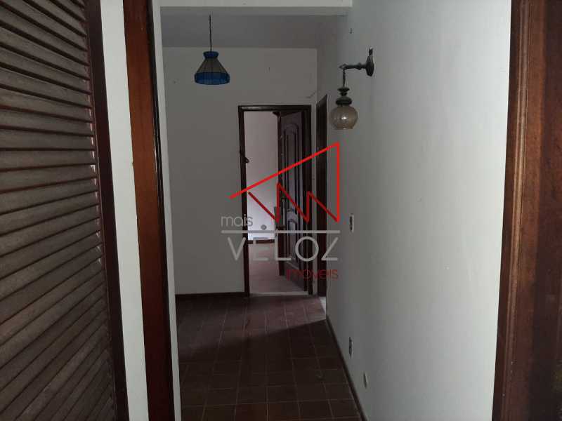 Casa à venda com 3 quartos, 320m² - Foto 14