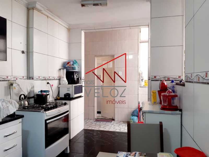 Apartamento à venda com 4 quartos, 210m² - Foto 22