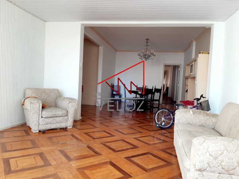 Apartamento à venda com 4 quartos, 210m² - Foto 4