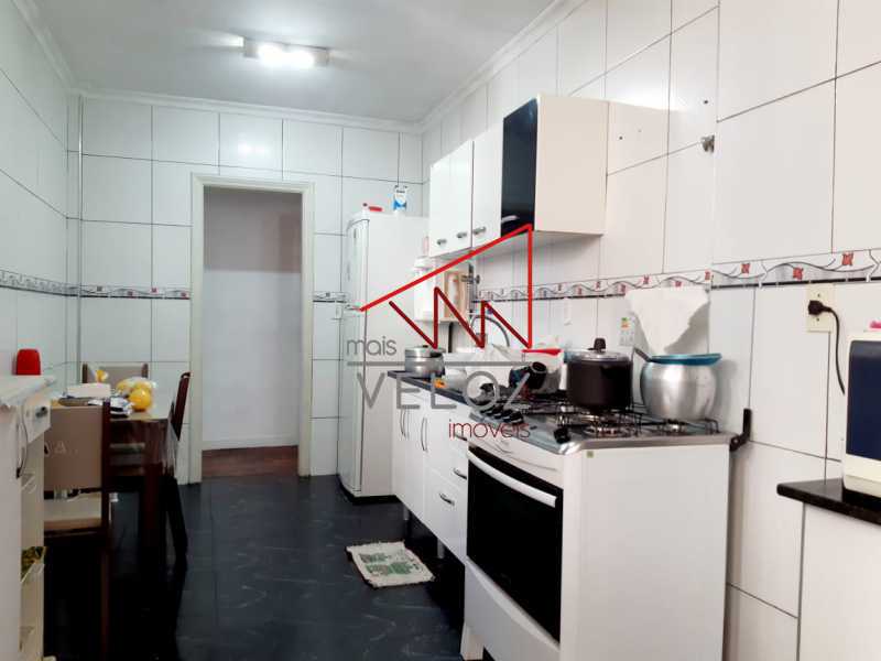 Apartamento à venda com 4 quartos, 210m² - Foto 23