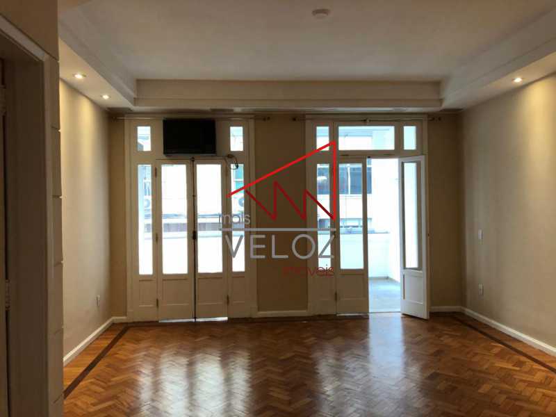 Apartamento à venda com 3 quartos, 192m² - Foto 1