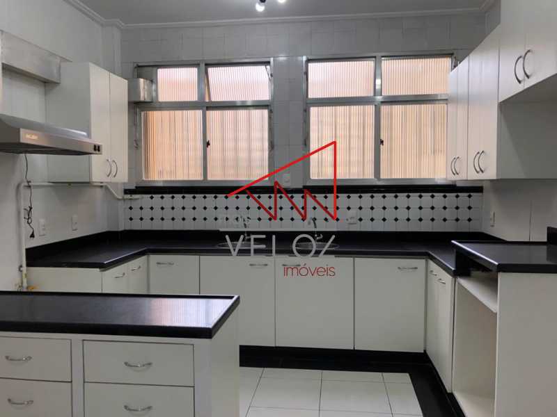 Apartamento à venda com 3 quartos, 192m² - Foto 23