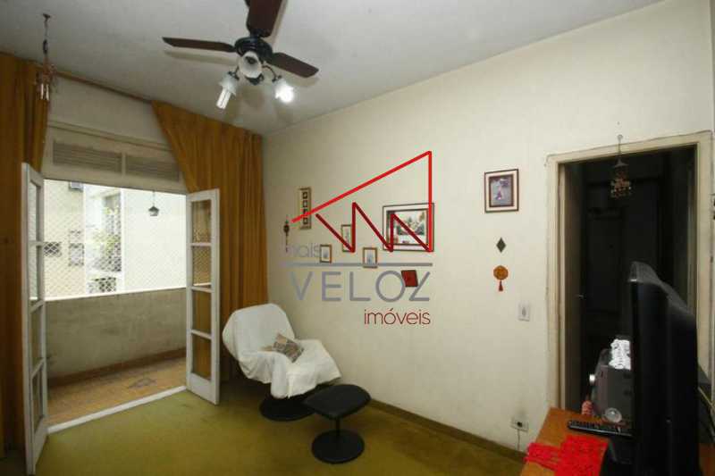 Apartamento à venda com 2 quartos, 70m² - Foto 1