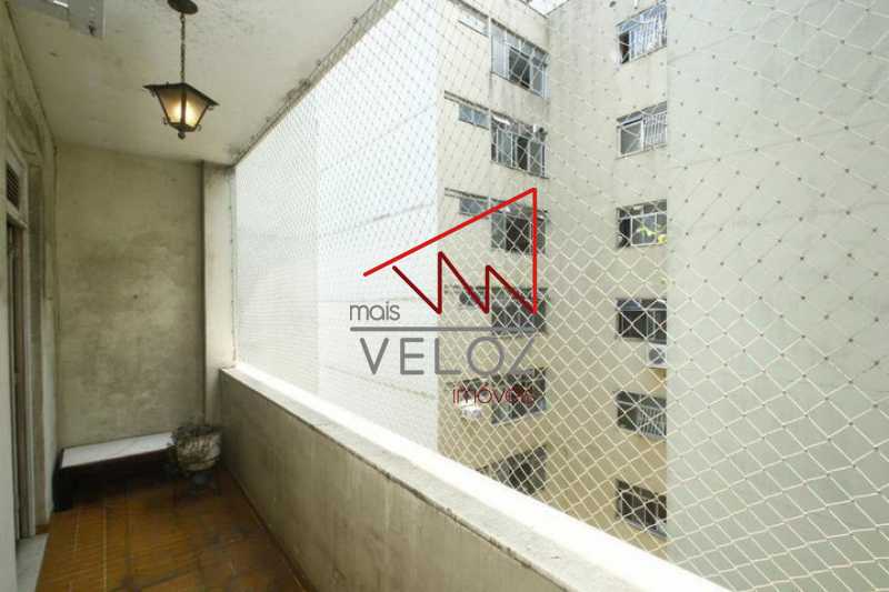 Apartamento à venda com 2 quartos, 70m² - Foto 9