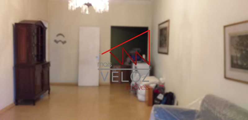 Apartamento à venda com 3 quartos, 144m² - Foto 2