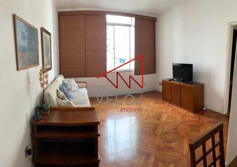 Apartamento à venda com 2 quartos, 75m² - Foto 2