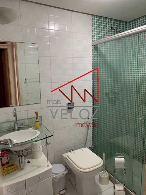 Apartamento à venda com 2 quartos, 75m² - Foto 9