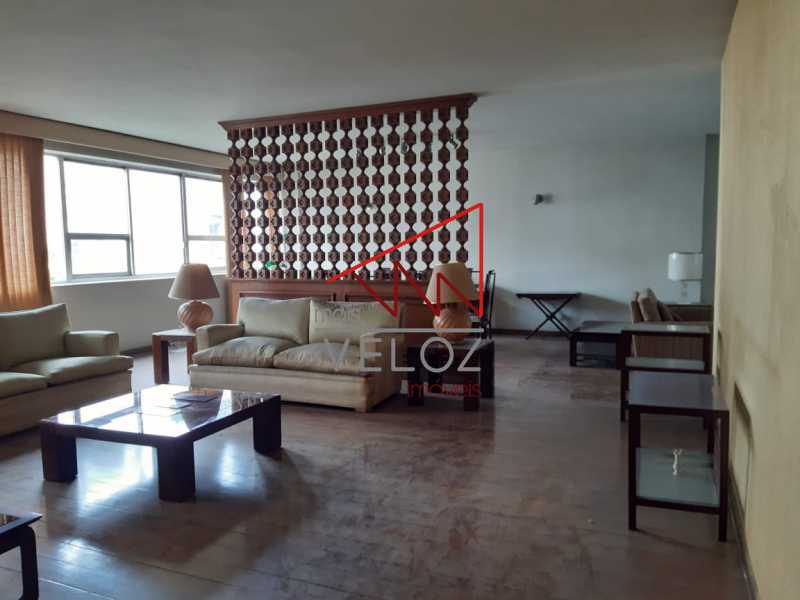 Apartamento à venda com 4 quartos, 251m² - Foto 1