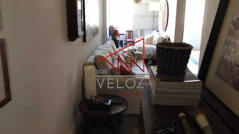 Apartamento à venda com 3 quartos, 70m² - Foto 2