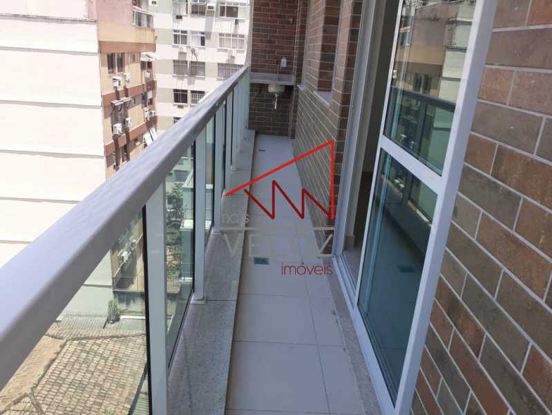 Apartamento à venda com 3 quartos, 98m² - Foto 1