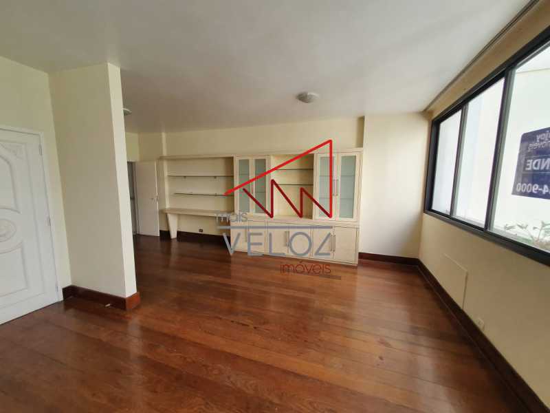 Apartamento à venda com 3 quartos, 150m² - Foto 3