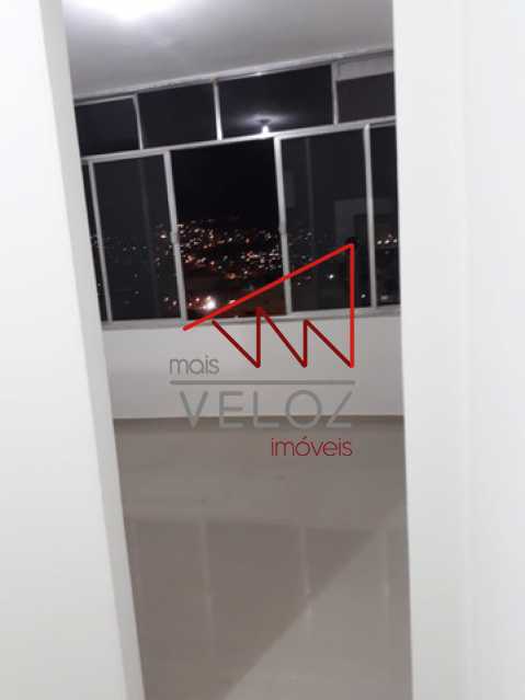 Apartamento à venda com 1 quarto, 38m² - Foto 2