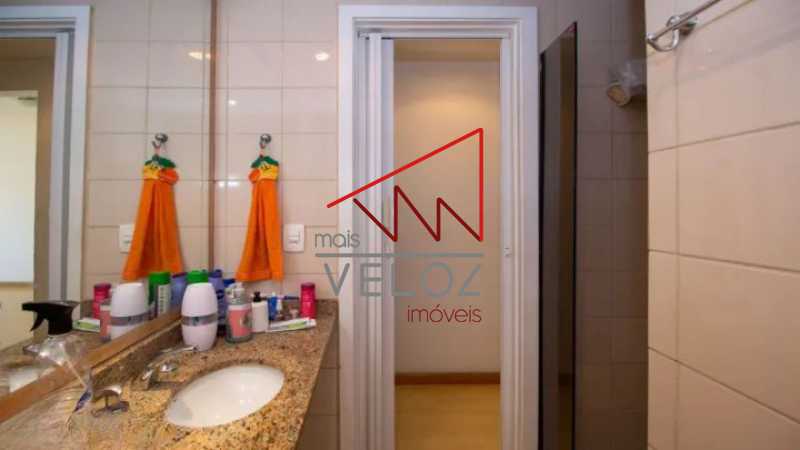 Apartamento à venda com 2 quartos, 70m² - Foto 21