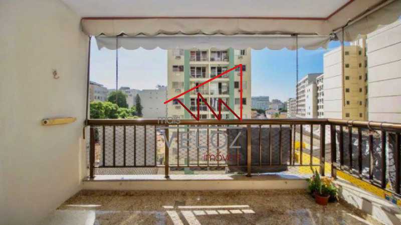 Apartamento à venda com 2 quartos, 70m² - Foto 2