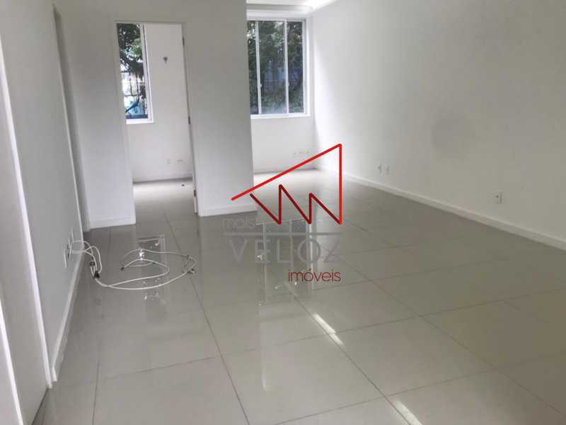 Apartamento à venda com 2 quartos, 69m² - Foto 3