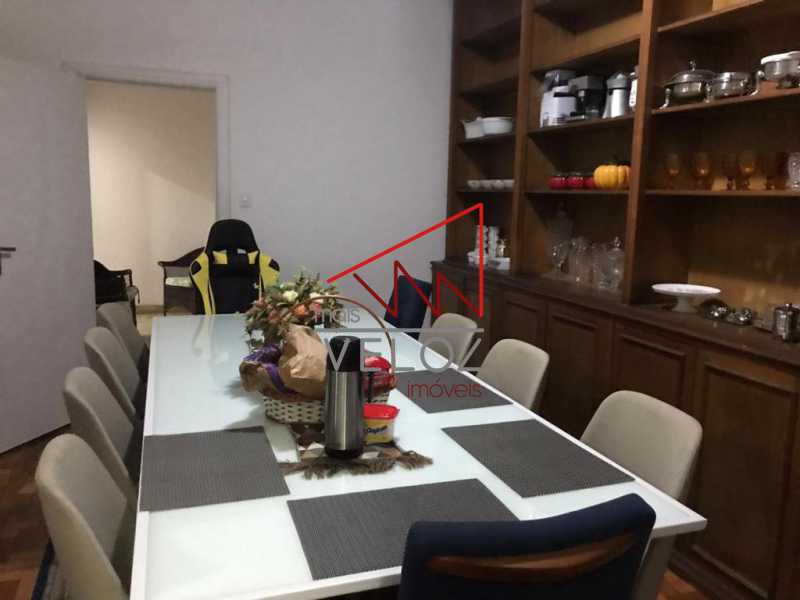 Apartamento à venda com 4 quartos, 160m² - Foto 2