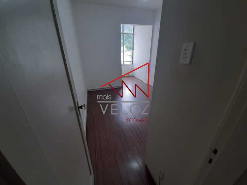 Apartamento à venda com 2 quartos, 72m² - Foto 9