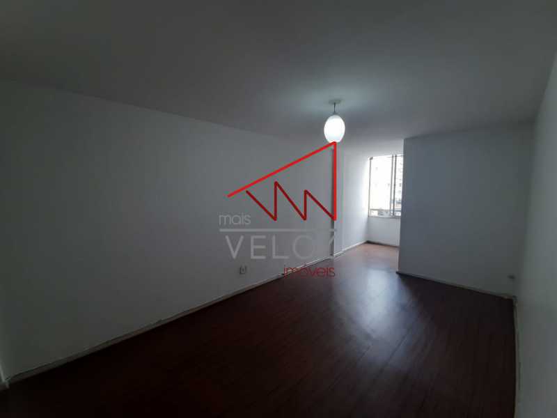 Apartamento à venda com 2 quartos, 72m² - Foto 4