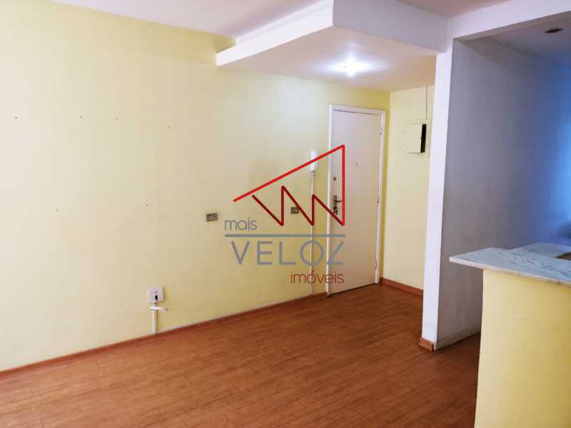 Apartamento à venda com 1 quarto, 40m² - Foto 4