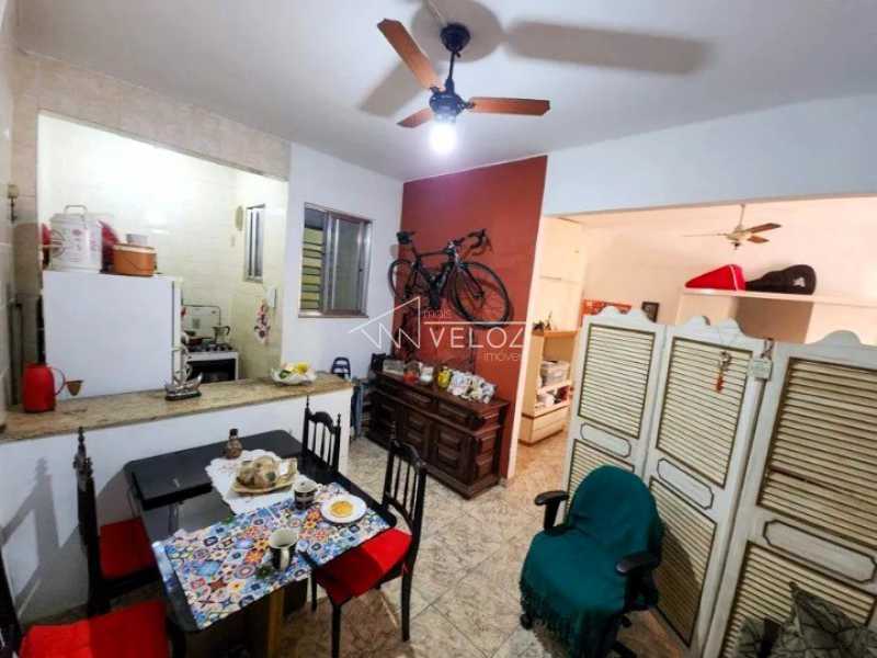 Apartamento à venda com 1 quarto, 42m² - Foto 2