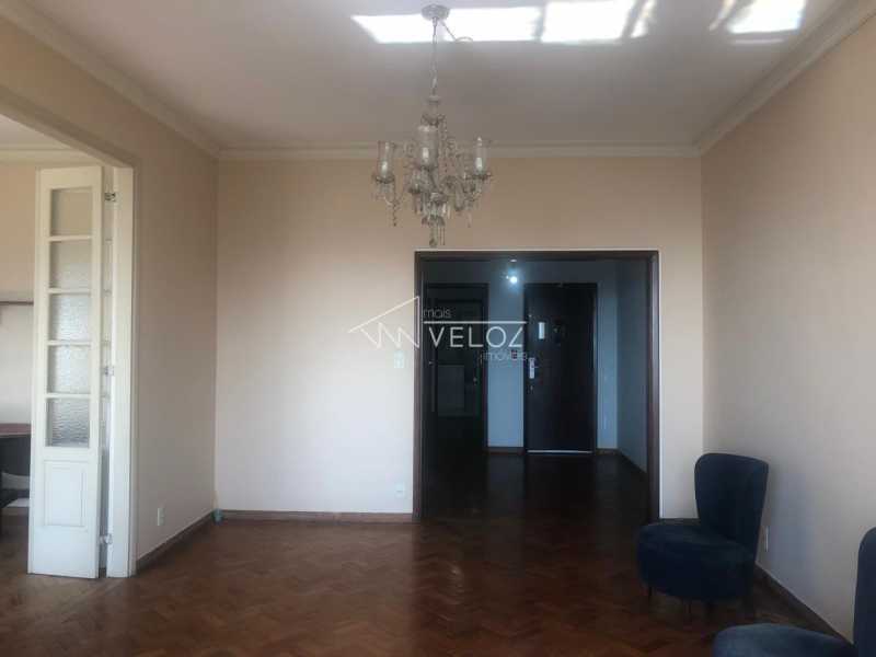 Apartamento à venda com 4 quartos, 230m² - Foto 2