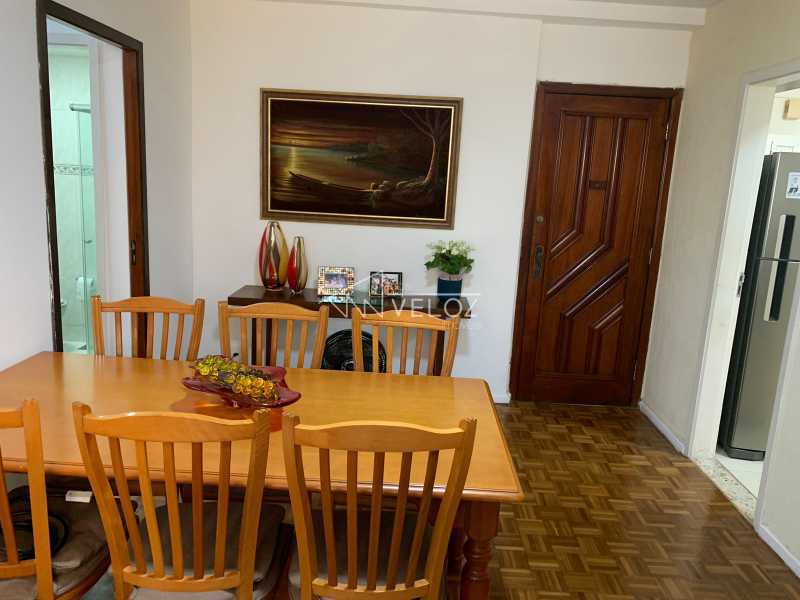 Apartamento à venda com 3 quartos, 81m² - Foto 2